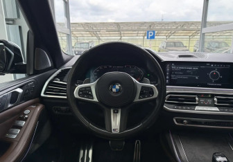 Подержанный автомобиль BMW X7 2019 года (20 фото)
