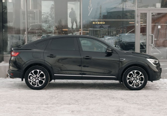 Подержанный автомобиль Renault Arkana 2021 года (4 фото)