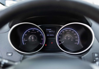 Подержанный автомобиль Hyundai ix35 2012 года (12 фото)