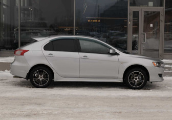 Подержанный автомобиль Mitsubishi Lancer Hatchback 2008 года (4 фото)