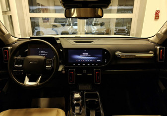 Подержанный автомобиль Haval Dargo 2023 года (10 фото)