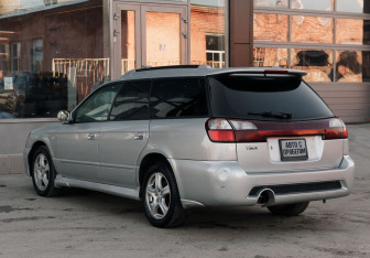 Подержанный автомобиль Subaru Legacy Wagon 2000 года (7 фото)
