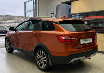 Подержанный автомобиль LADA (ВАЗ) Vesta Wagon 2017 года (4 фото)