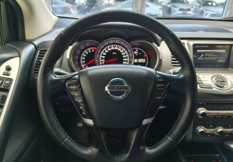 Подержанный автомобиль Nissan Murano Suv 2015 года (10 фото)