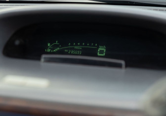 Подержанный автомобиль Toyota Nadia 1999 года (12 фото)