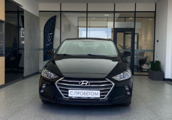 Подержанный автомобиль Hyundai Elantra Sedan 2017 года (3 фото)
