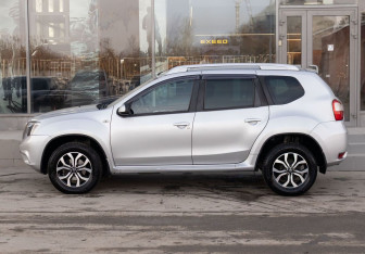 Подержанный автомобиль Nissan Terrano 2016 года (8 фото)