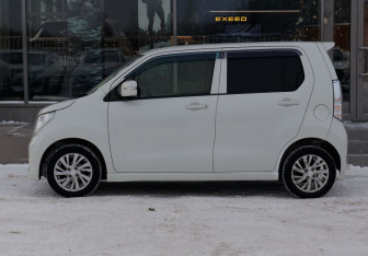 Подержанный автомобиль Suzuki Wagon R+ 2014 года (8 фото)