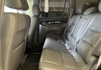 Подержанный автомобиль Toyota Land Cruiser Prado 2008 года (9 фото)