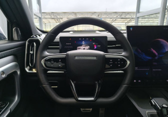 Подержанный автомобиль Jaecoo J7 2024 года (9 фото)