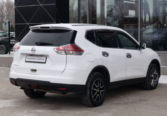 Подержанный автомобиль Nissan X-Trail 2016 года (5 фото)
