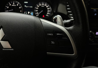 Подержанный автомобиль Mitsubishi Outlander 2013 года (15 фото)