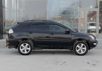 Подержанный автомобиль Lexus RX 2004 года (4 фото)