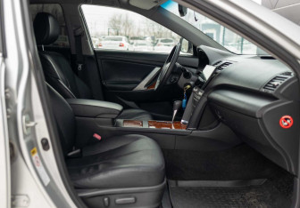 Подержанный автомобиль Toyota Camry Sedan 2007 года (20 фото)