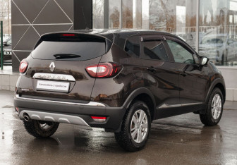 Подержанный автомобиль Renault Kaptur 2017 года (5 фото)