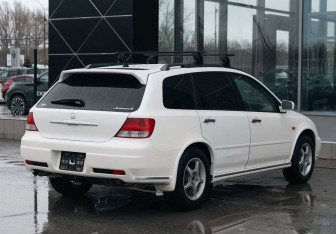 Подержанный автомобиль Honda Avancier Wagon 2000 года (5 фото)