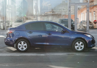 Подержанный автомобиль Mazda 3 Sedan 2013 года (4 фото)