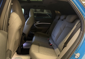 Подержанный автомобиль Audi e-tron 2020 года (24 фото)
