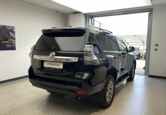 Подержанный автомобиль Toyota Land Cruiser Prado 2017 года (5 фото)