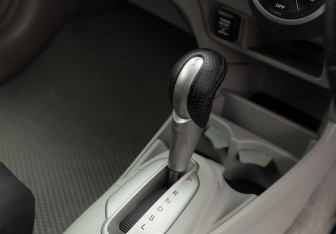 Подержанный автомобиль Honda Insight Hatchback 2009 года (17 фото)