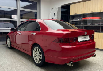 Подержанный автомобиль Honda Accord Sedan 2005 года (6 фото)