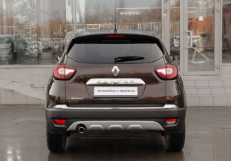 Подержанный автомобиль Renault Kaptur 2017 года (6 фото)