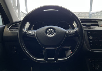 Подержанный автомобиль Volkswagen Tiguan 2019 года (11 фото)