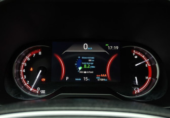 Подержанный автомобиль Toyota RAV4 2022 года (10 фото)