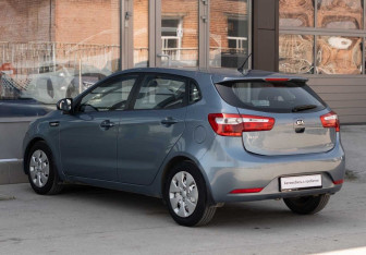 Подержанный автомобиль Kia Rio Hatchback 2015 года (7 фото)
