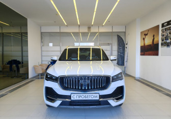 Подержанный автомобиль Geely Monjaro 2023 года (2 фото)