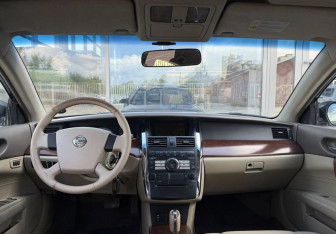 Подержанный автомобиль Nissan Teana 2006 года (10 фото)