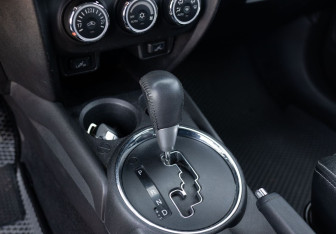 Подержанный автомобиль Mitsubishi ASX 2014 года (16 фото)