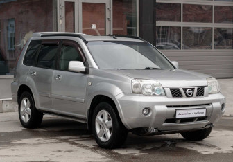 Подержанный автомобиль Nissan X-Trail 2005 года (3 фото)