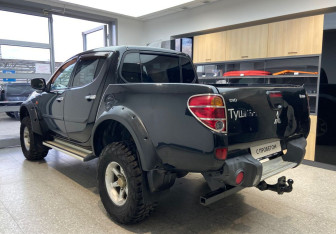 Подержанный автомобиль Mitsubishi L200 2007 года (7 фото)