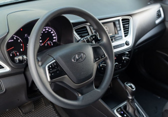 Подержанный автомобиль Hyundai Solaris Sedan 2020 года (11 фото)