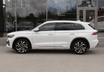 Подержанный автомобиль Geely Monjaro 2023 года (8 фото)