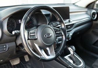 Подержанный автомобиль Kia Cerato Sedan 2020 года (11 фото)