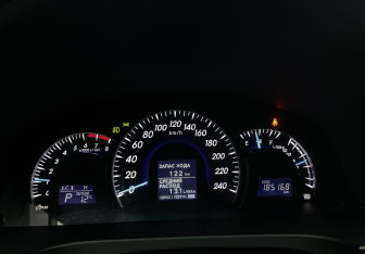 Подержанный автомобиль Toyota Camry Sedan 2013 года (8 фото)