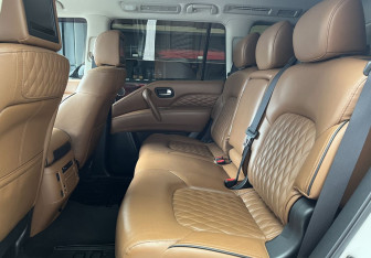 Подержанный автомобиль Infiniti QX80 2018 года (16 фото)