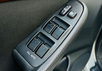 Подержанный автомобиль Toyota Avensis Sedan 2007 года (20 фото)