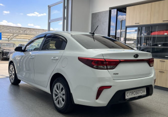 Подержанный автомобиль Kia Rio Sedan 2019 года (6 фото)