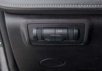 Подержанный автомобиль Exeed LX 2022 года (18 фото)