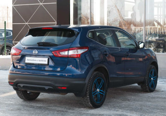 Подержанный автомобиль Nissan Qashqai 2015 года (5 фото)