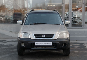 Подержанный автомобиль Honda CR-V 2000 года (2 фото)