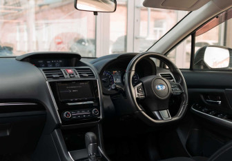 Подержанный автомобиль Subaru Levorg 2019 года (10 фото)