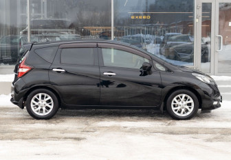 Подержанный автомобиль Nissan Note 2017 года (4 фото)