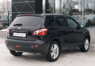 Подержанный автомобиль Nissan Qashqai 2010 года (5 фото)