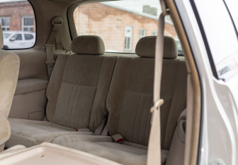 Подержанный автомобиль Toyota Gaia 2001 года (15 фото)