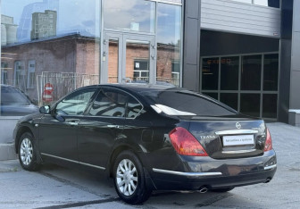 Подержанный автомобиль Nissan Teana 2006 года (7 фото)