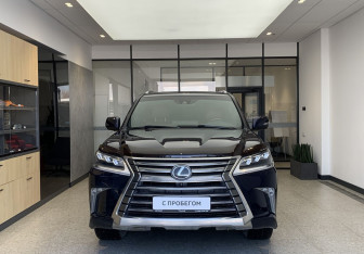 Подержанный автомобиль Lexus LX 2016 года (2 фото)